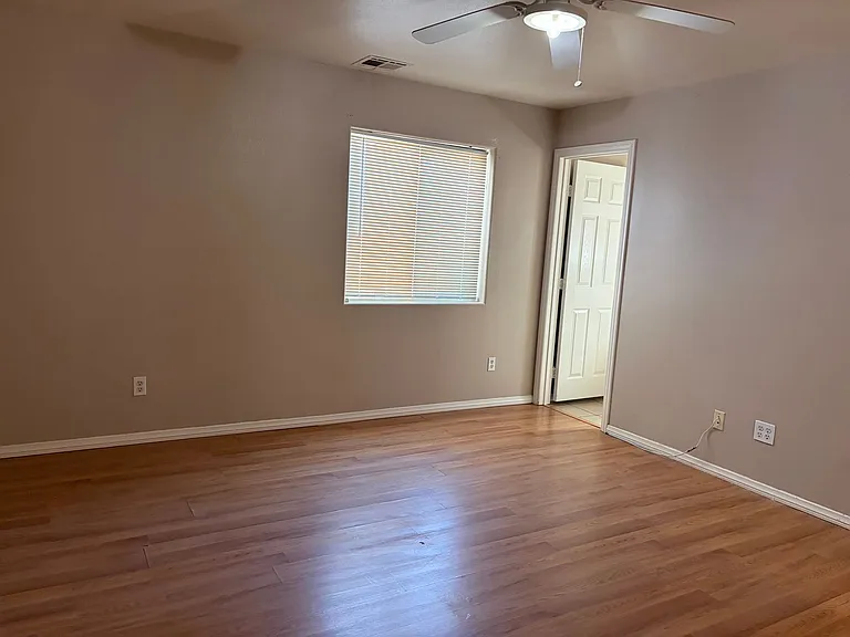 8531 Columbine Ave — Photo 9