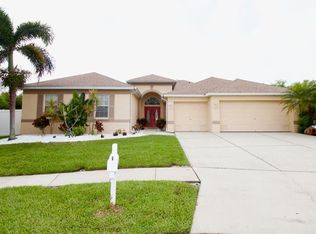 500 Somerhill Dr NE, Saint Petersburg, FL 33716
