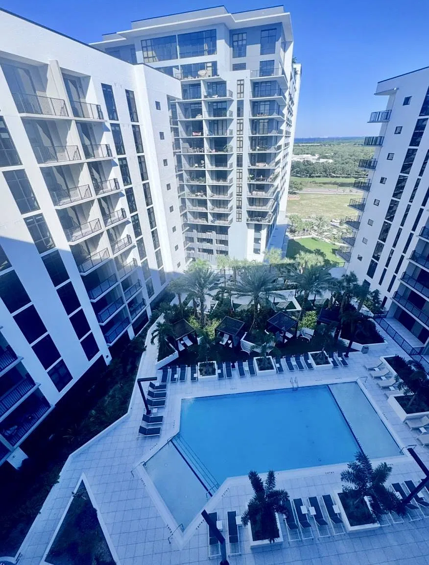 103 Main St N in St. Petersburg, FL 33716 — Photo 2