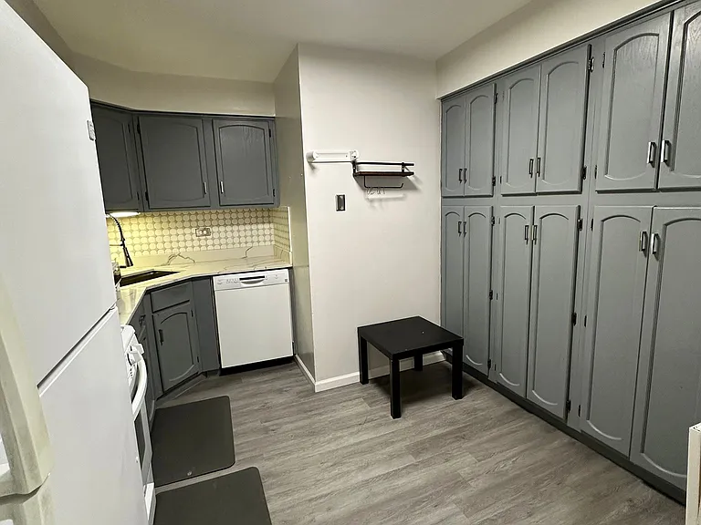 249 Gregory St #17 — Photo 8