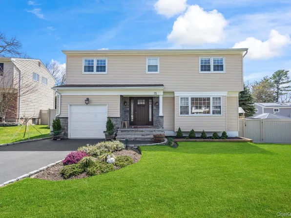 15 Lawrence Ct, Syosset, NY 11791