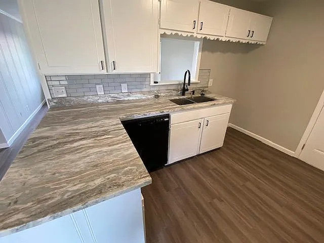 2521 W Cameron St N — Photo 7