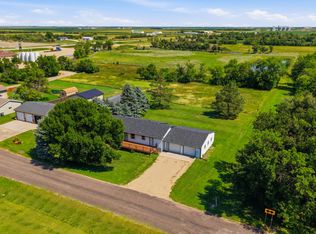 210 Oak St, Ipswich, SD 57451