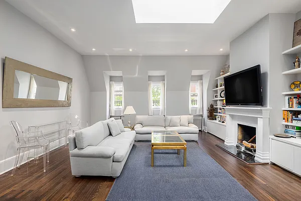 Sold by Compass | media 3