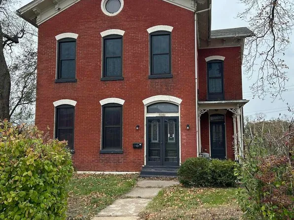 1028 Harrison St, Davenport, IA 52803
