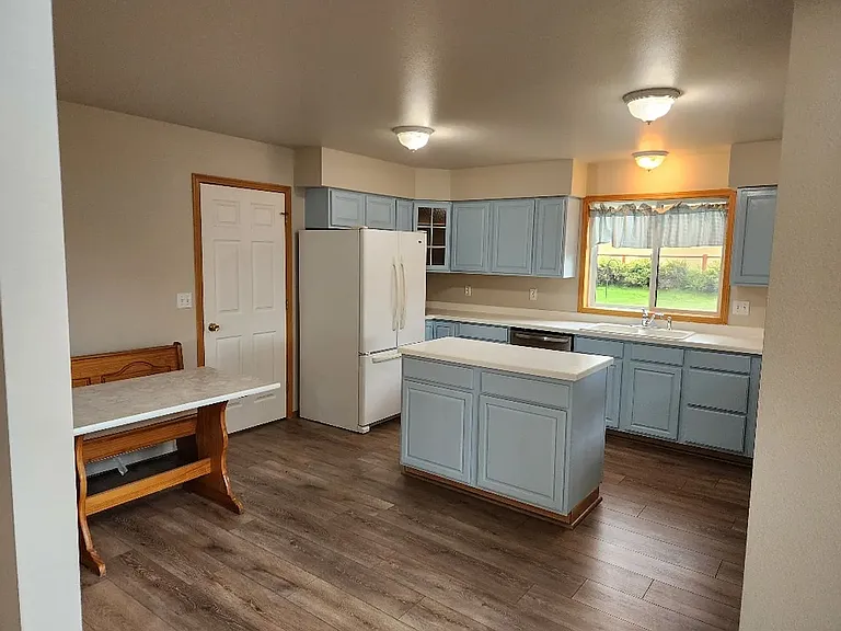 650 E Williams Rd — Photo 8