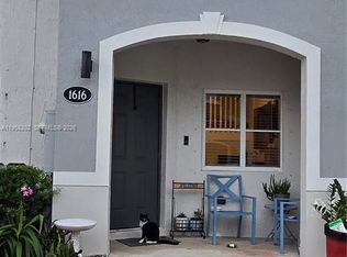 Venetia Grove, Homestead, FL 33035