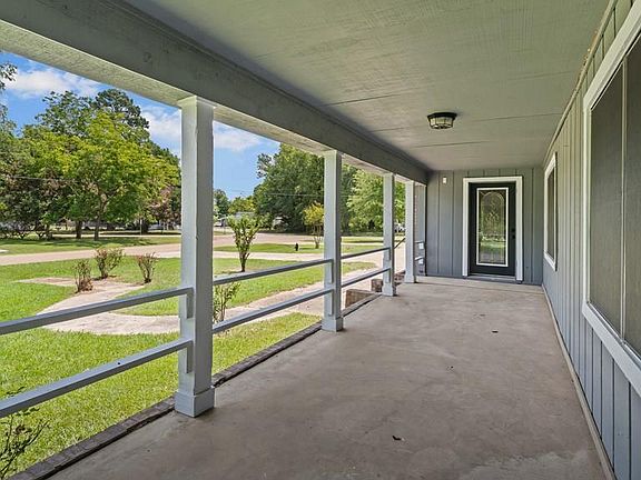 2nd image of 101 Roosevelt Rd