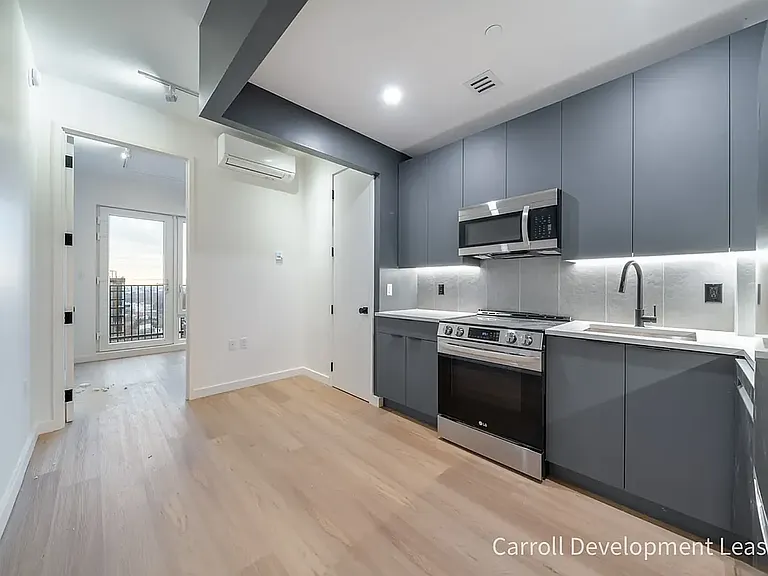 931 Carroll St #C1211 — Photo 2