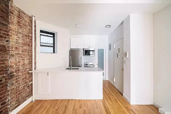 Rented by REAL New York | media 7
