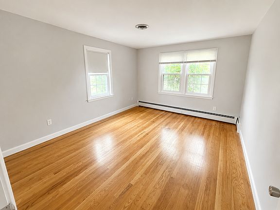 4th image of 82 Adams St