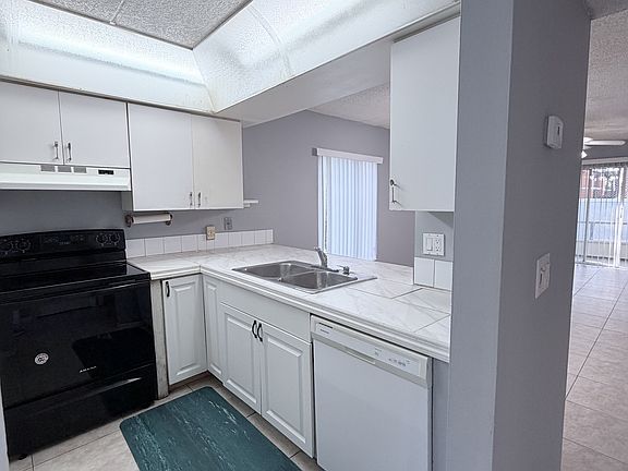 5th image of 5628 Blue Shadows Ct Unit 2-1