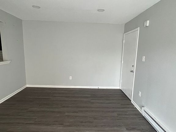 4th image of 620-640 W Brookdale St #620-7