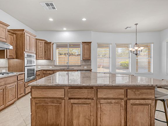 3rd image of 1606 W SILENTCOVE Lane