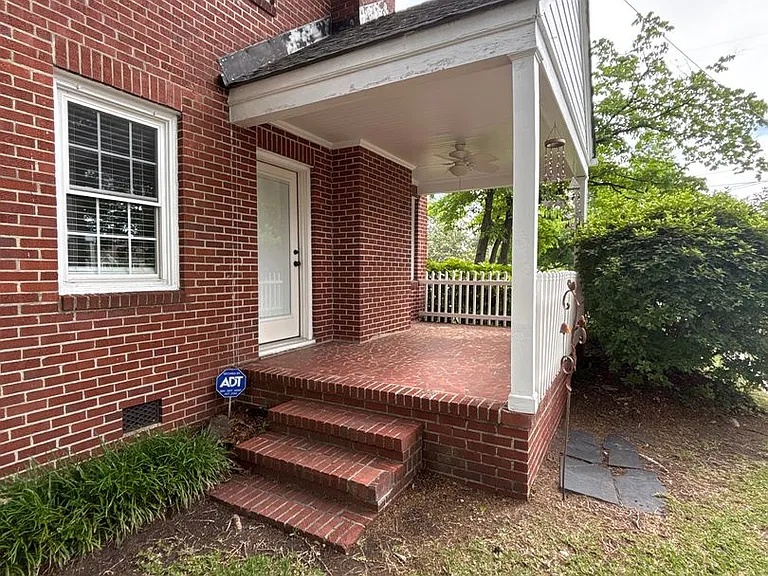 115 Jean Cir — Photo 2