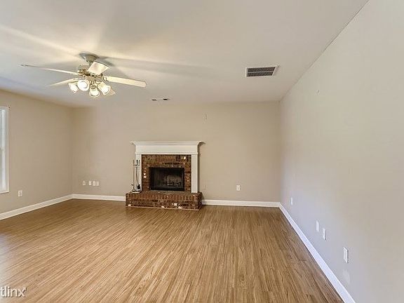3rd image of 3517 Lake Valley Ct