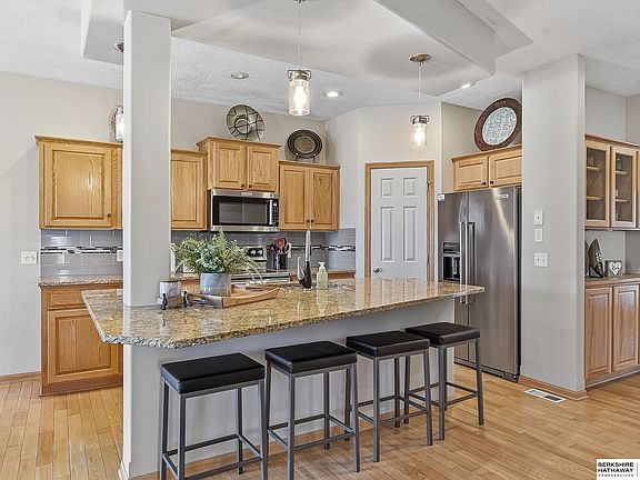 4th image of 10022 S 179th St