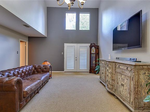 5th image of 10920B Crown Colony Dr #3