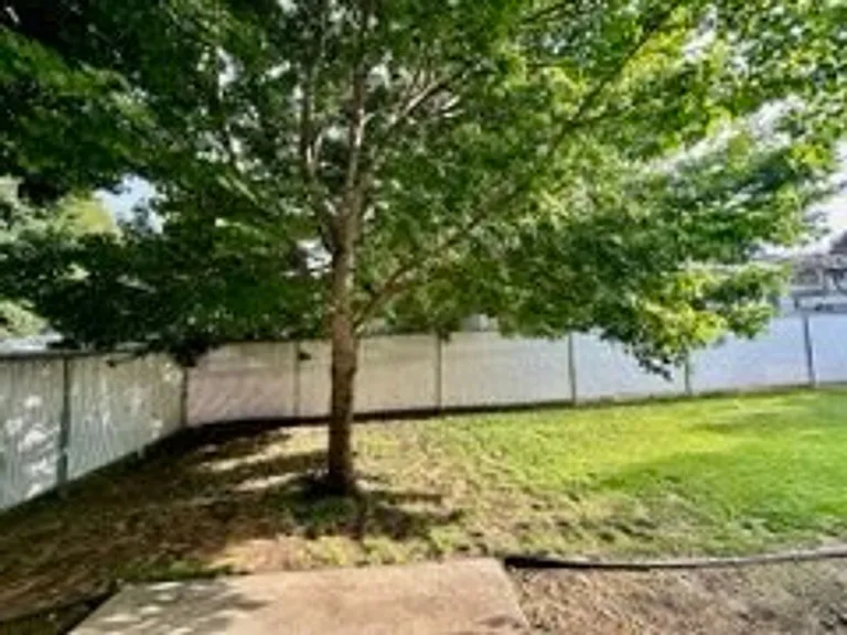 382-84 E Leadora Ln #86 — Photo 11