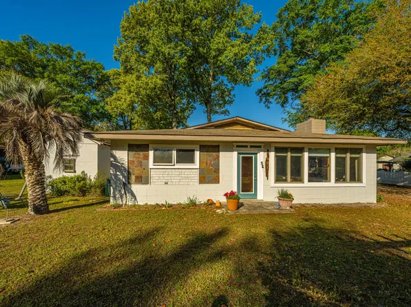 119 Marion Dr, Eutawville, SC 29048