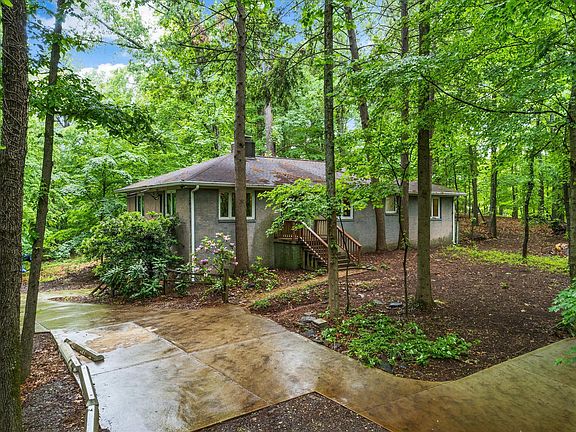 2nd image of 1433 Whitower Dr