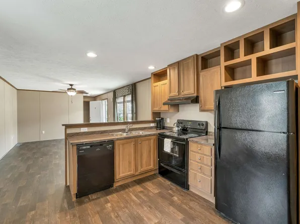 68 Barberry Lane, Raymond, NH 03077