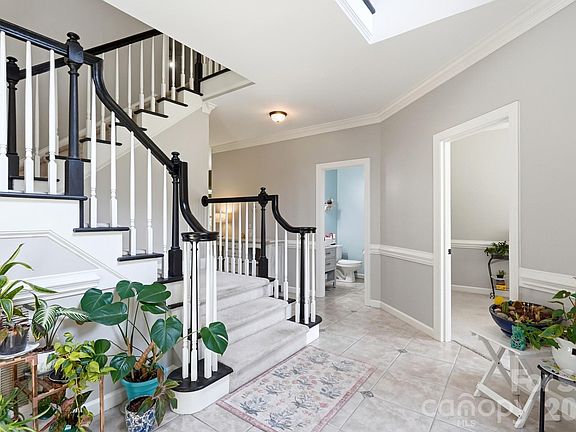 5th image of 6912 Royce Ct