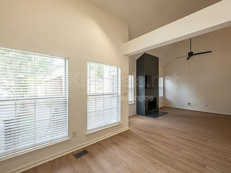 2200 Goodwood Blvd SE — Photo 10
