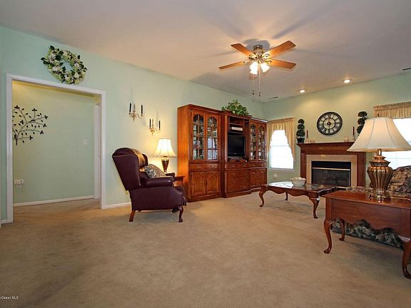 2nd image of 12 Tall Pines Dr