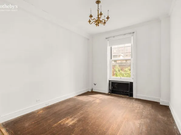 150 East 72nd Street image 15 of 22