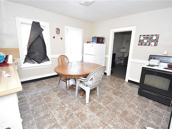 4th image of 453 24th St