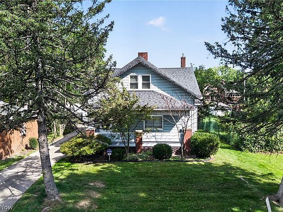 2nd image of 3915 Howard St