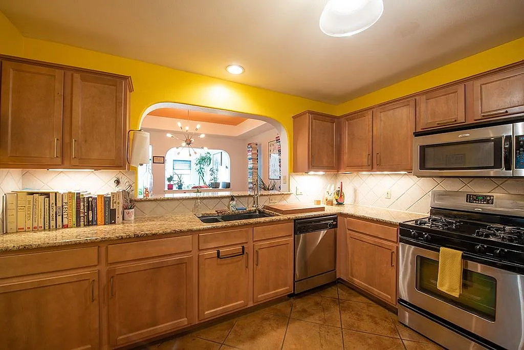 3 bed, 2.0 bath, 1783 sqft, $3,400 — Photo 4