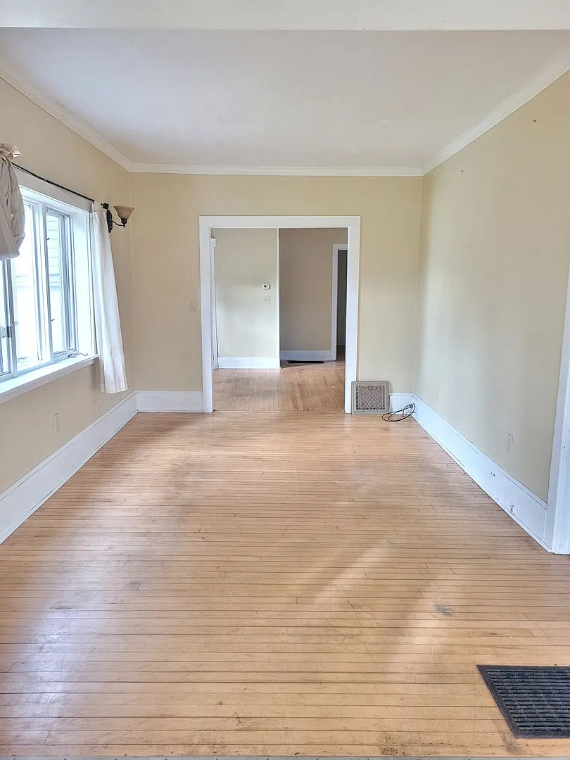 3 Bed 1 Bath Single Family Home in Birnamwood — Photo 3