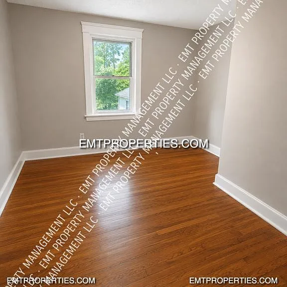 1223 W 5th St — Photo 6