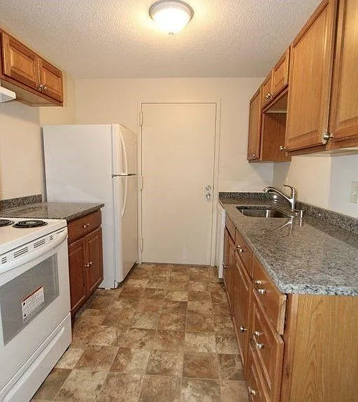 19 Village Rock Ln #7 — Photo 3