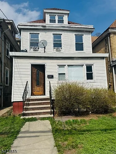 961 Lafayette St Photo 1
