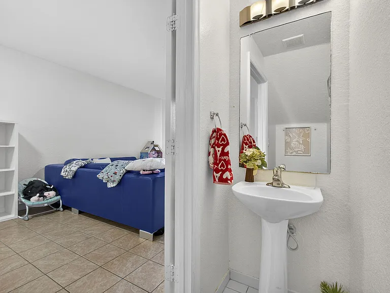 4147 Napoli Lake Dr — Photo 9