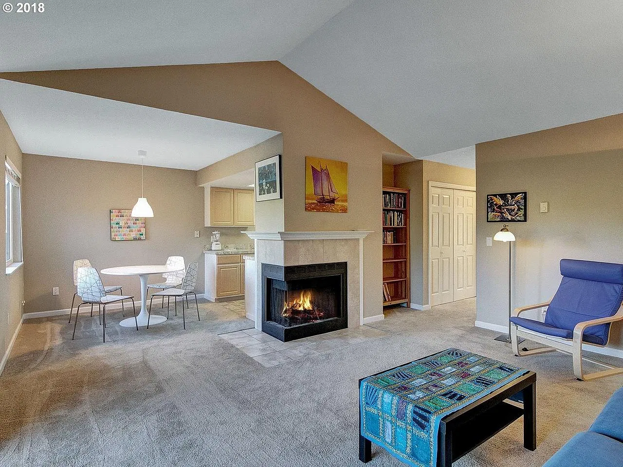 2 bed, 884 sqft, $1,950 — Photo 2