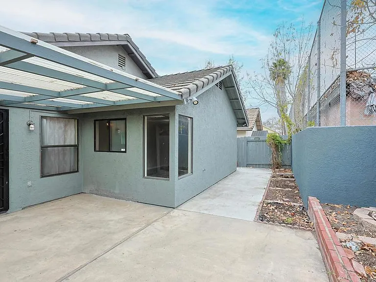 3871 King St — Photo 33