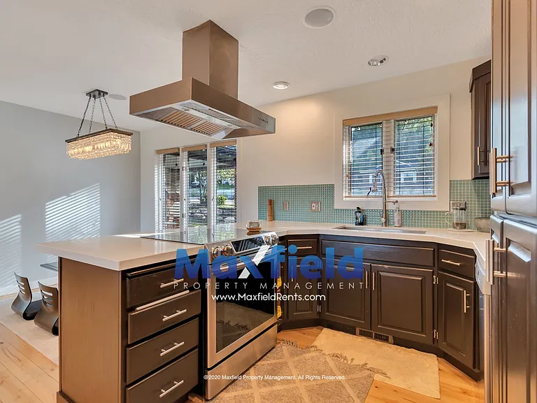 11670 S Hidden Valley Blvd — Photo 8