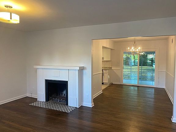 2nd image of 1474 E Portland St