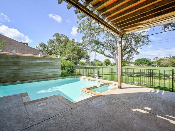 414 Fox Briar Ln