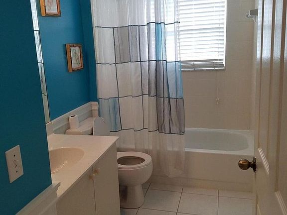 3rd image of 4070 Laurelwood Ln