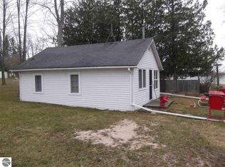 2381 E County Line Rd, Hale, MI 48739