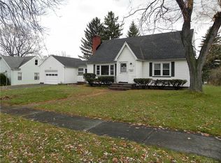 79 Longcroft Rd, Rochester, NY 14609