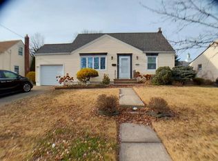 382 Amherst Rd, Linden, NJ 07036