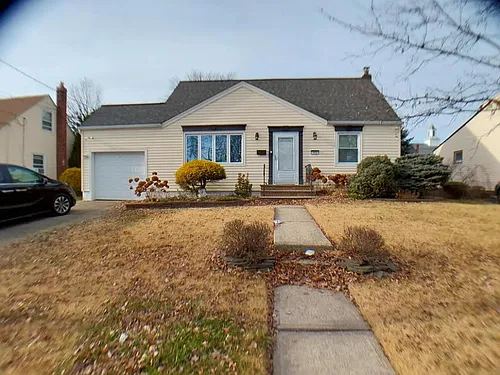 382 Amherst Rd Photo 1