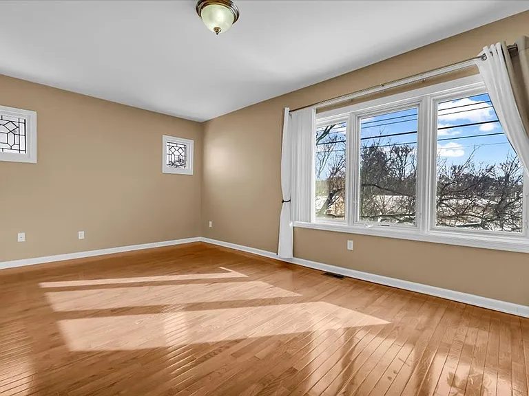 1407 E Forteen Mile Rd #2 — Photo 7