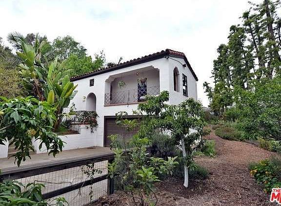 3rd image of 2833 Shadowlawn Ave